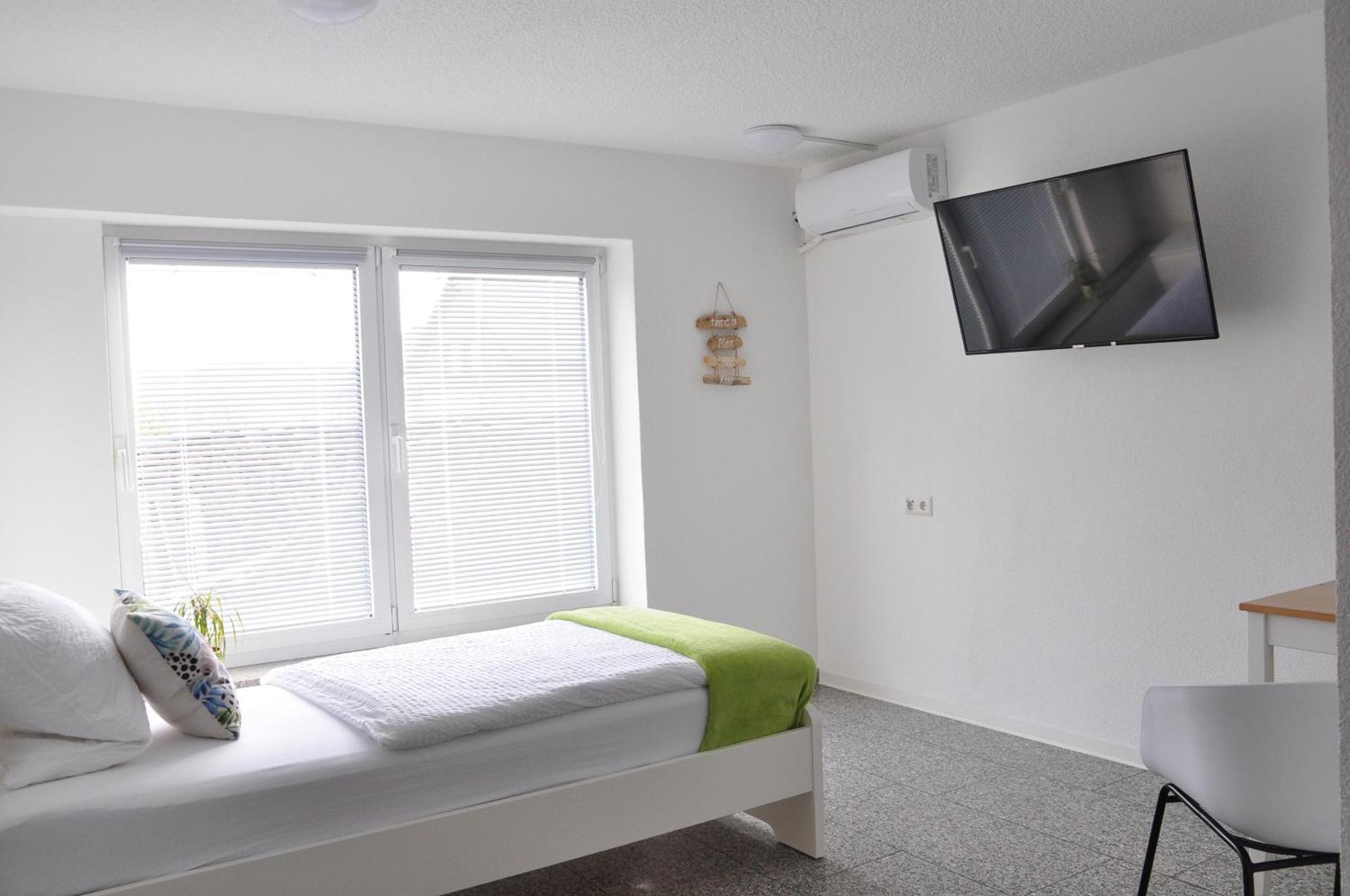 N37 -Modern Eingerichtete Zimmer In Ruhiger Lage Aldingen  Экстерьер фото
